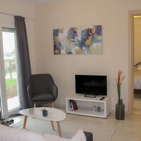 Cozy Modern Apartment Янина Экстерьер фото