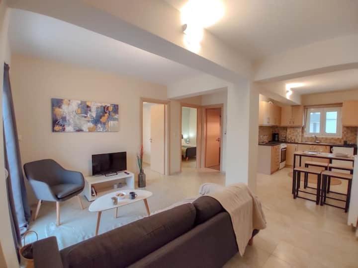 Cozy Modern Apartment Янина Экстерьер фото